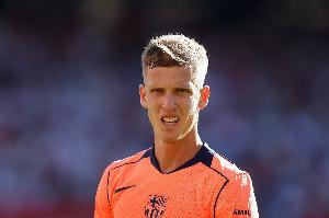 法尔克:拜仁无意冬窗9000万欧签奥尔莫,他们也不考虑孔德