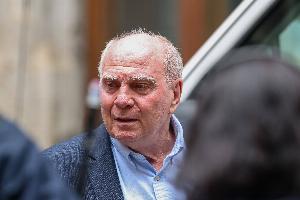 记者：拜仁获2.5亿注资后不会大举引援 重点在改善设施和投资未来